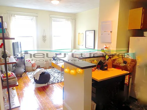 51 Queensberry St #16 Photo 1
