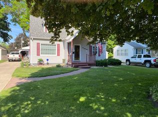 234 Derbyshire Rd, Waterloo, IA 50701