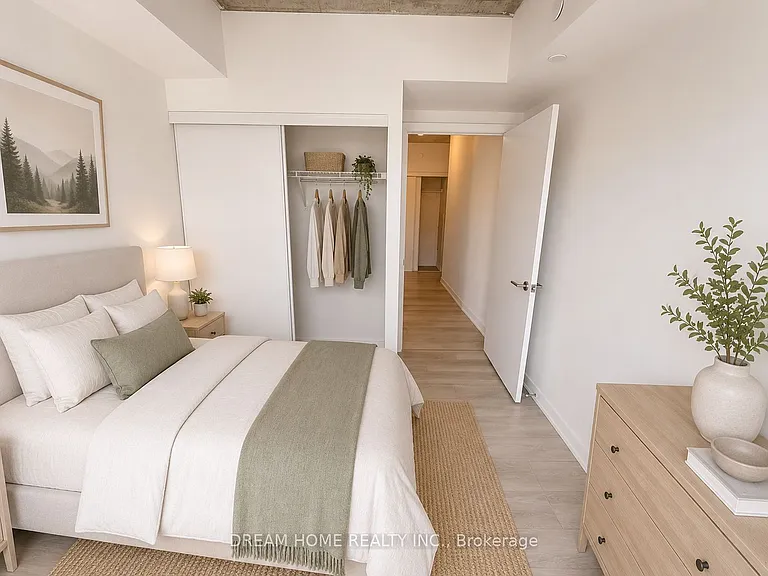 47 Mutual St #807 — Photo 23