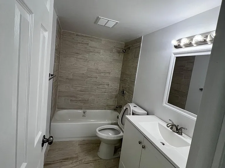 15225 NE 6th Ave #B309 — Photo 6