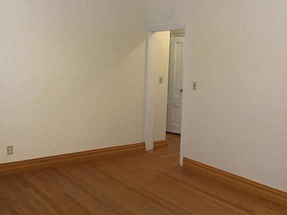 5th image of 9 Kenmore St