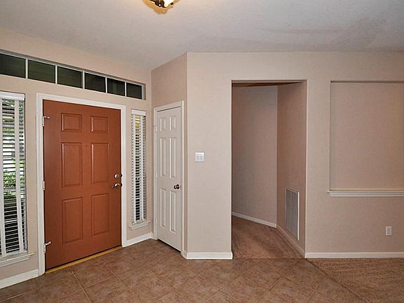 4th image of 2519 Lake Dale Ln