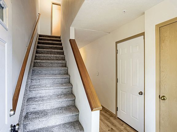 4th image of 2539 SE 141st Ave #2