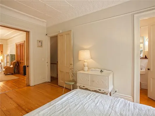 Rented by Avenue Sotheby's International Realty | media 34