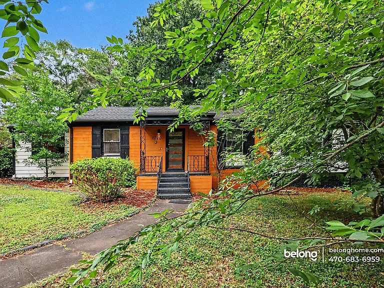 1790 Brewer Blvd SW — Photo 1
