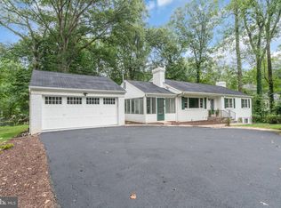 3401 Barkley Dr, Fairfax, VA 22031