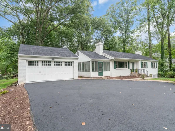 3401 Barkley Dr, Fairfax, VA 22031