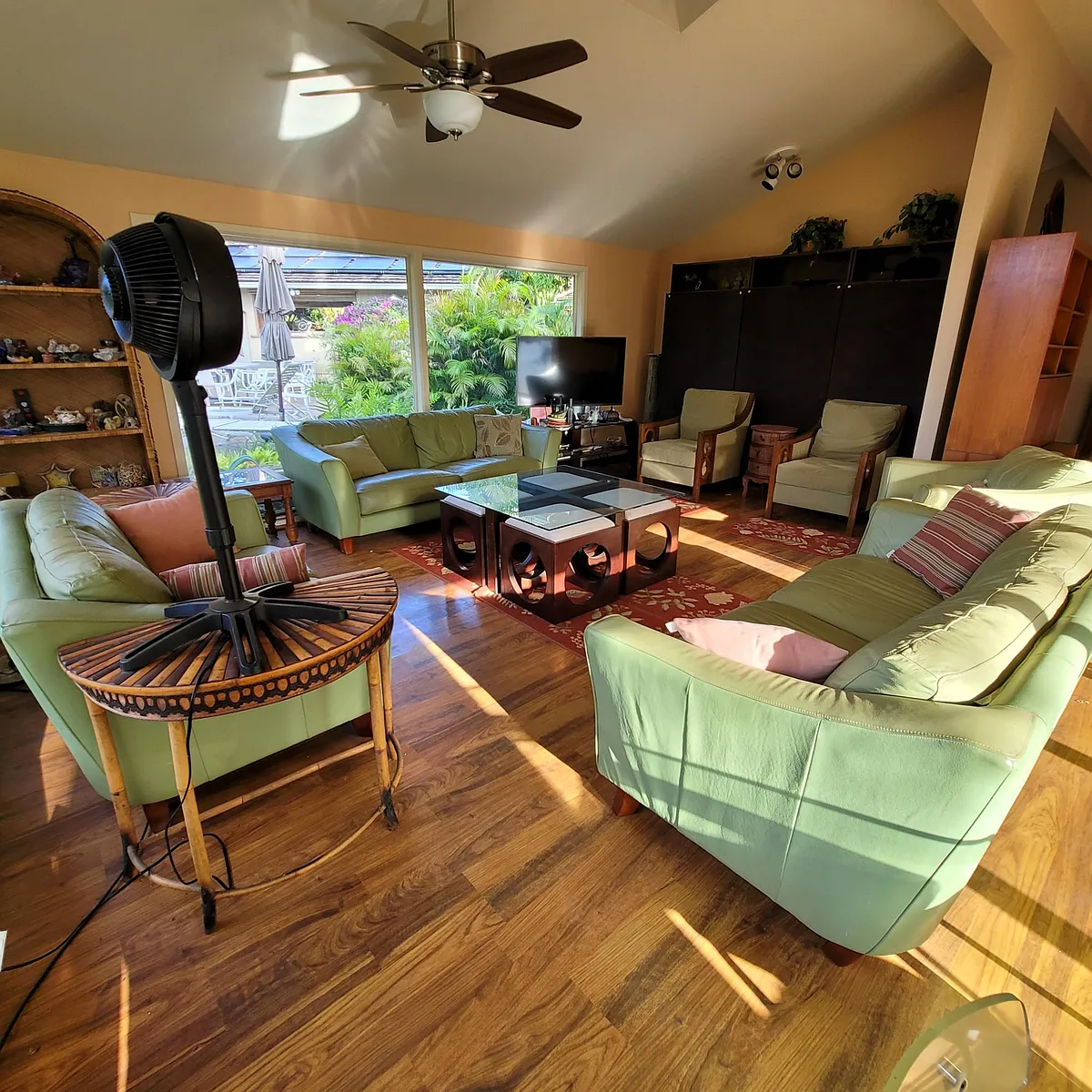 Another view of living room facing the pool and courtyard. - 1005 E Kailua Rd