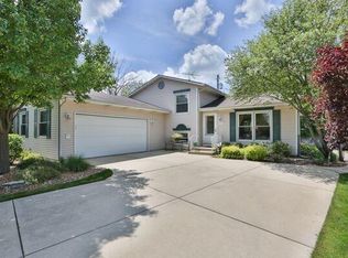 1526 W 94th Ave, Crown Point, IN 46307