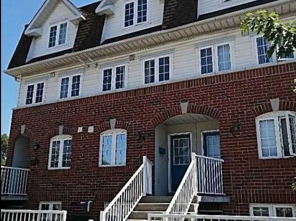 593 Kennedy Rd #4, Toronto, ON M1K 2B2