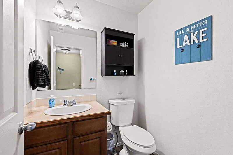3 bed, 2.5 bath, 1649 sqft, $3,195 — Photo 4