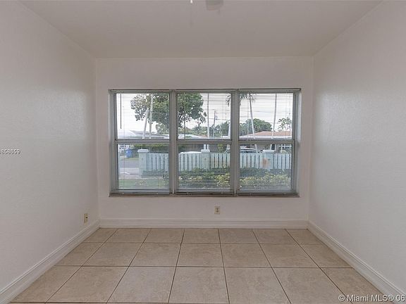 3rd image of 3260 NE 19th Ave APT 2