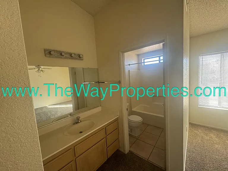 10660 Cottonwood Ave — Photo 5