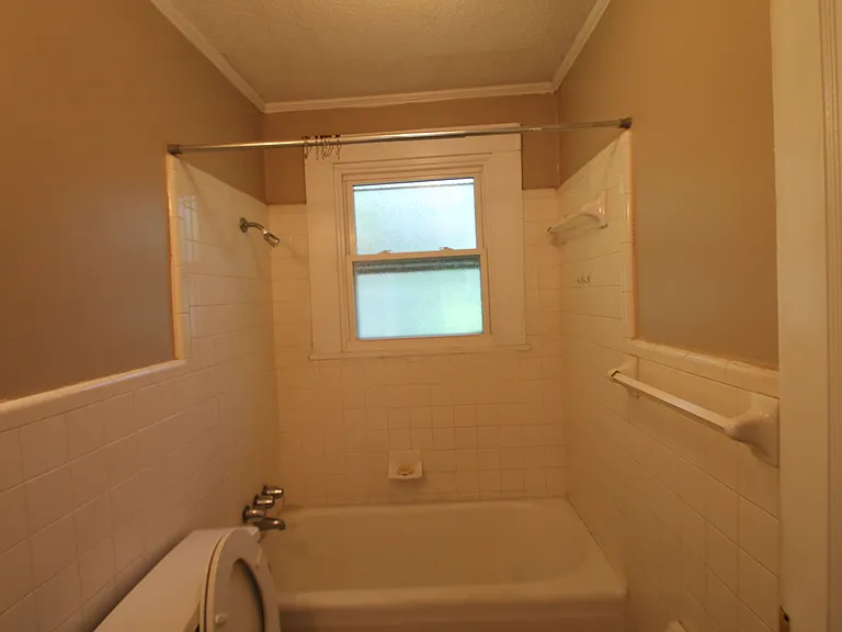 521 Chestnut St — Photo 3