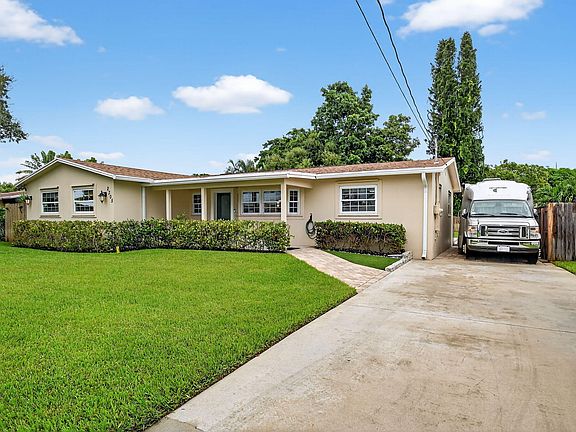 4th image of 2305 Bermuda Drive