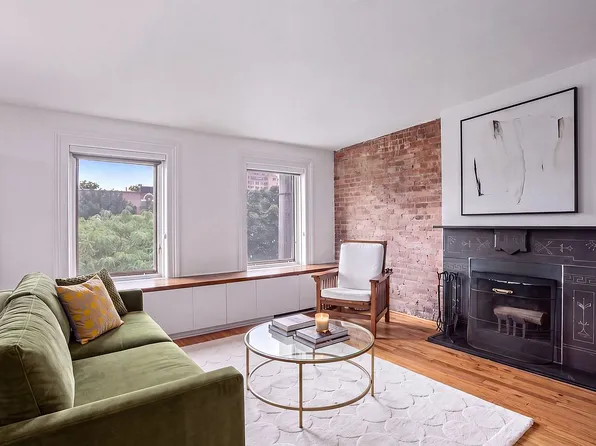 72 Perry St #4B, New York, NY 10014