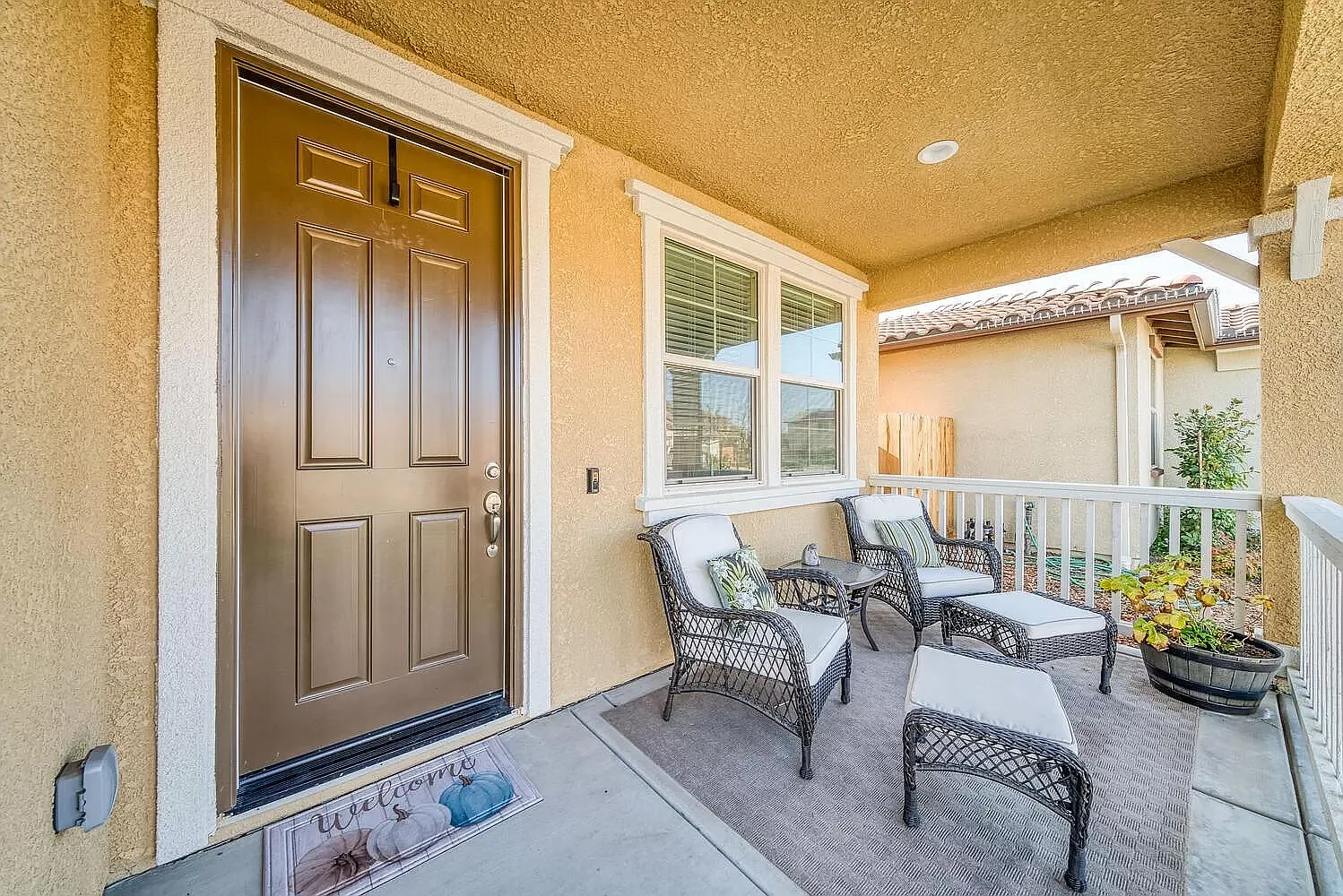 4 bed, 2800 sqft, $3,200 — Photo 4