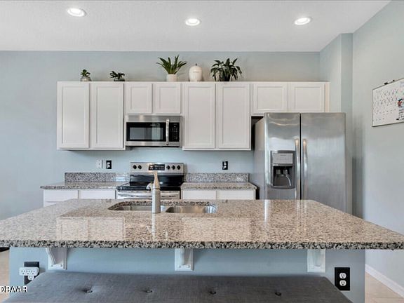 3rd image of 1686 Coulter Ln