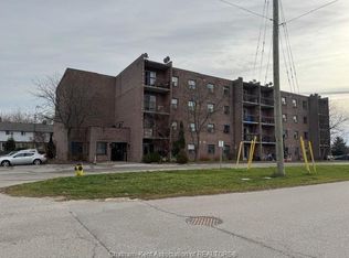 2 Chittim Rd, Chatham Kent, ON N0P1A0