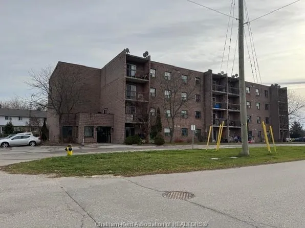 2 Chittim Rd, Chatham Kent, ON N0P 1A0