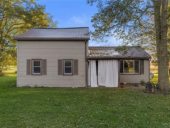 3rd image of 8074 Bunker Hill Rd