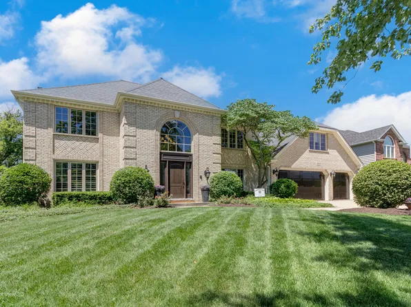 831 Lockwood Cir, Naperville, IL 60563