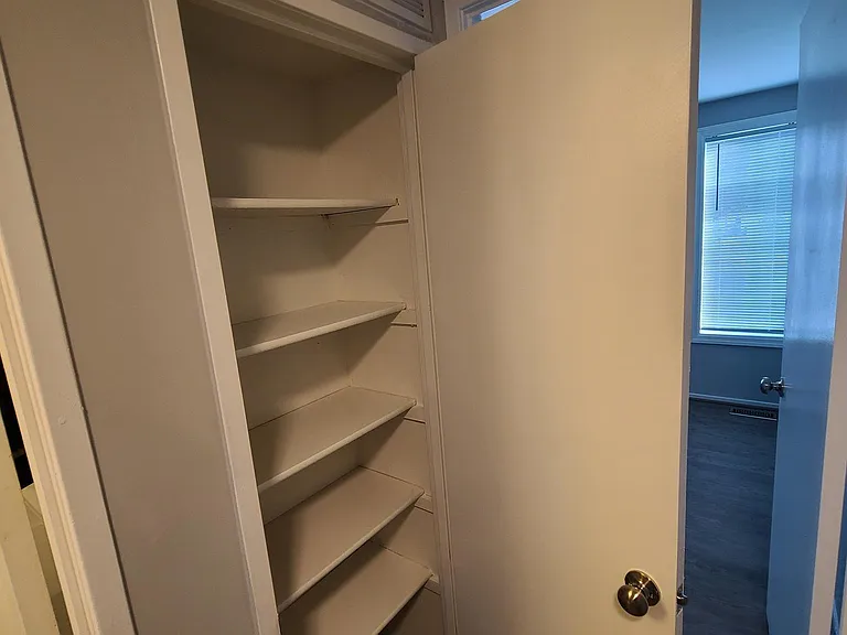 10724 Lester St — Photo 18