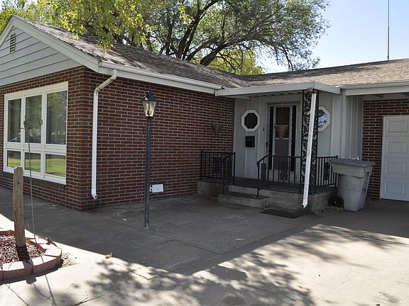 2nd image of 624 N Schiller Ave