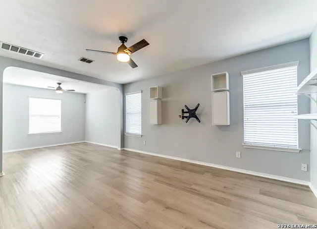 3 bed, 2.5 bath, 1958 sqft, $1,750 — Photo 3