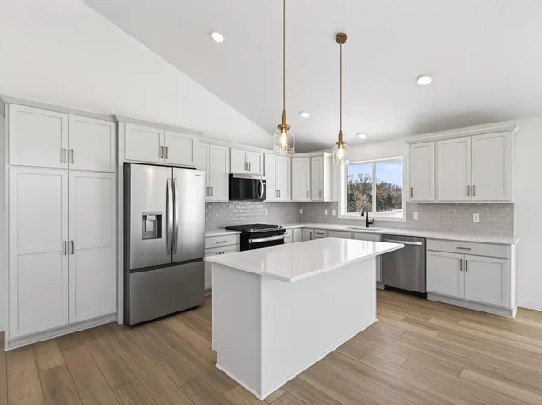 22544 Raven St NW, Oak Grove, MN 55005