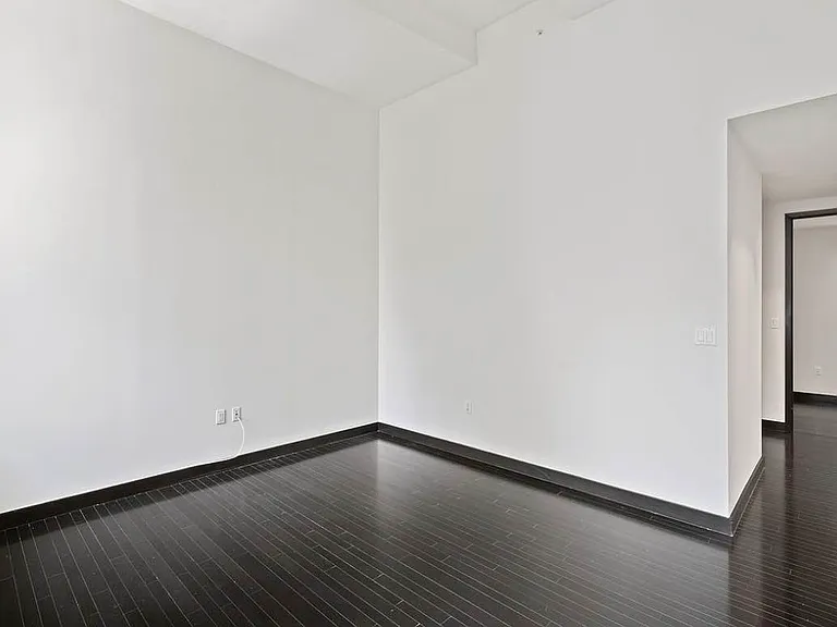 20 Pine St #613 — Photo 8