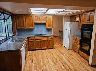 17400 SW Thistlebrook Ct, Durham, OR 97224