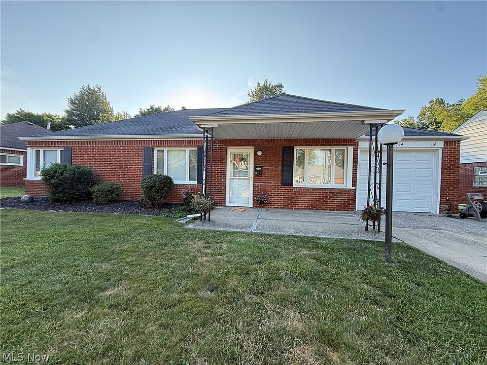1st image of 734 Hemlock Dr