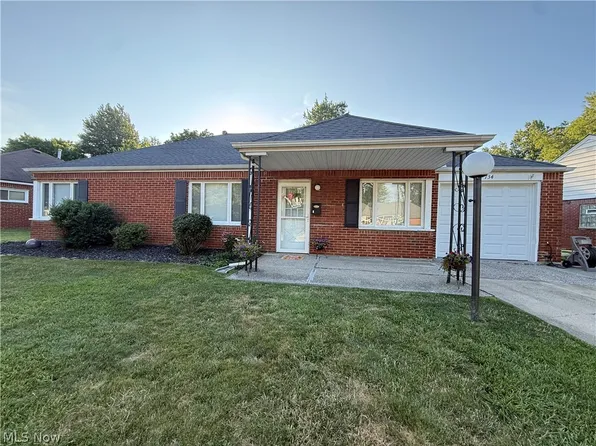 734 Hemlock Dr, Euclid, OH 44132