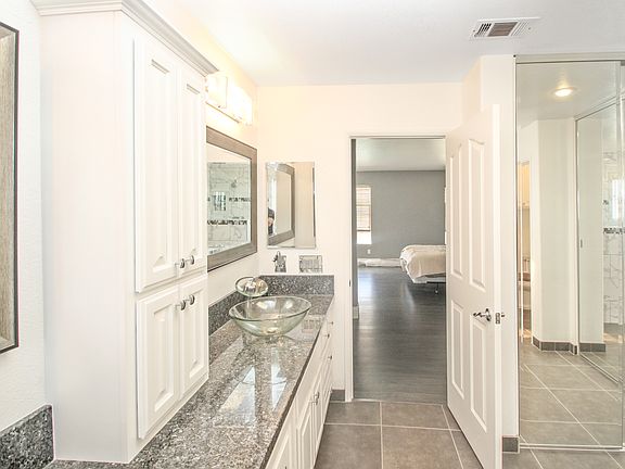 3rd image of 12425 Kokomo Cir