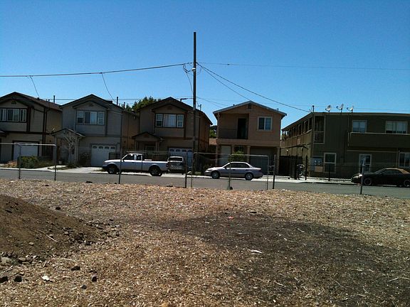 4th image of 1260 York St