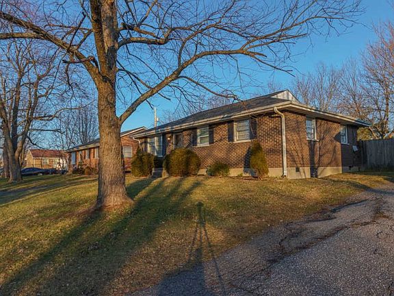 3rd image of 3708 Red River Dr