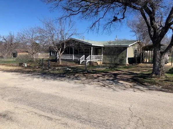 425 S Post Hill St, Mason, TX 76856