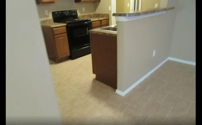 2 bed, 1.0 bath, 830 sqft, $1,080 — Photo 3