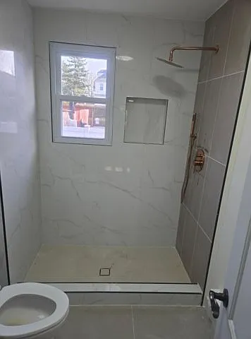 242 Lawrence Ave — Photo 8