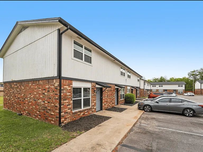 6009 Short St — Photo 48