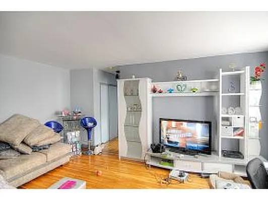 Sold by Maximillion Realty, Inc. | media 3