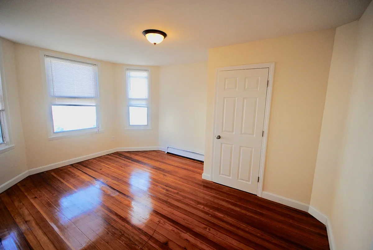 Building Photo - 299 Lexington St #2