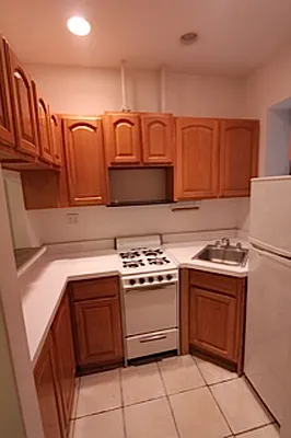 Rented by Robyn Lee, LREB | media 26