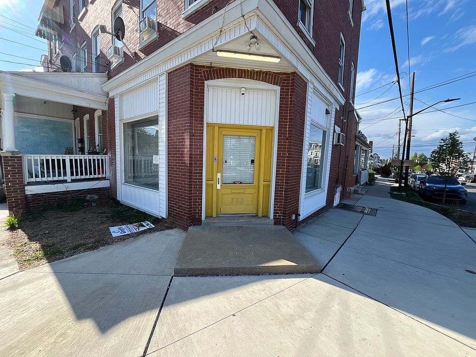 Inviting store front entry with great visibility.