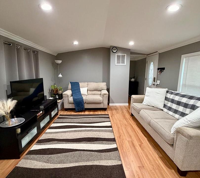 1st image of 7776 Finch Ct