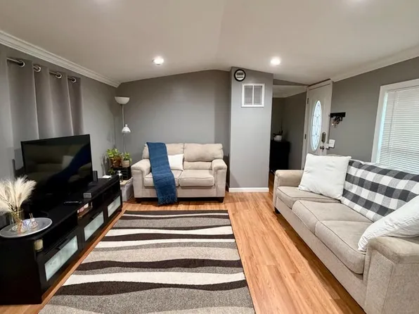 7776 Finch Ct, Alexandria, VA 22306