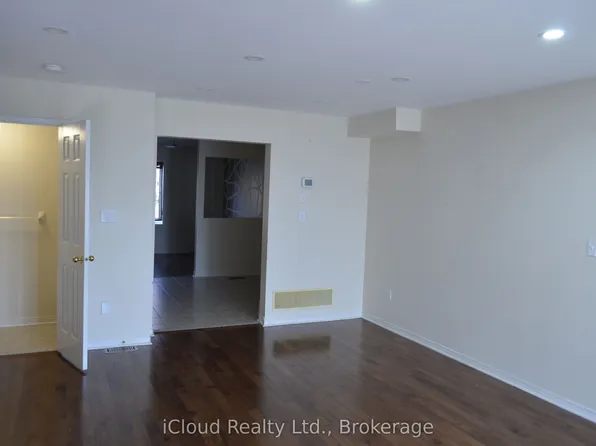 319 Aspendale Cres, Mississauga, ON L5W 0E7