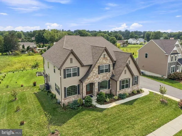 454 E Delp Rd, Lancaster, PA 17601