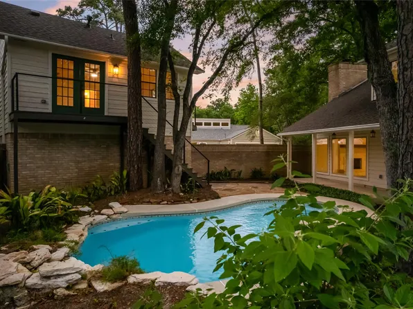 4 N Autumnwood Way, Spring, TX 77380